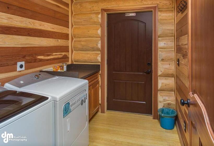 Номер Стандарт, Alaska Knotty Pine B&b