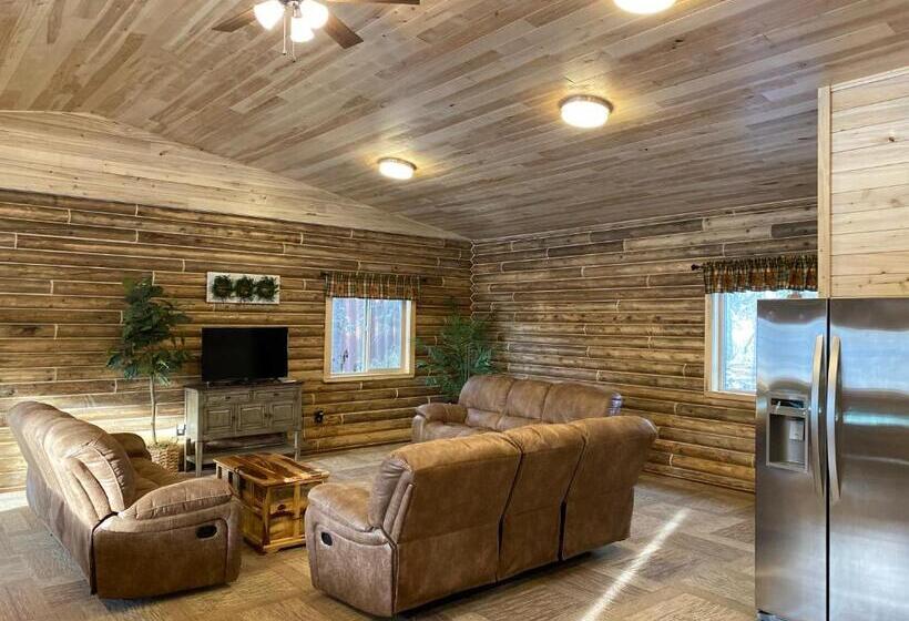 غرفة ديلوكس, Alaska Knotty Pine B&b