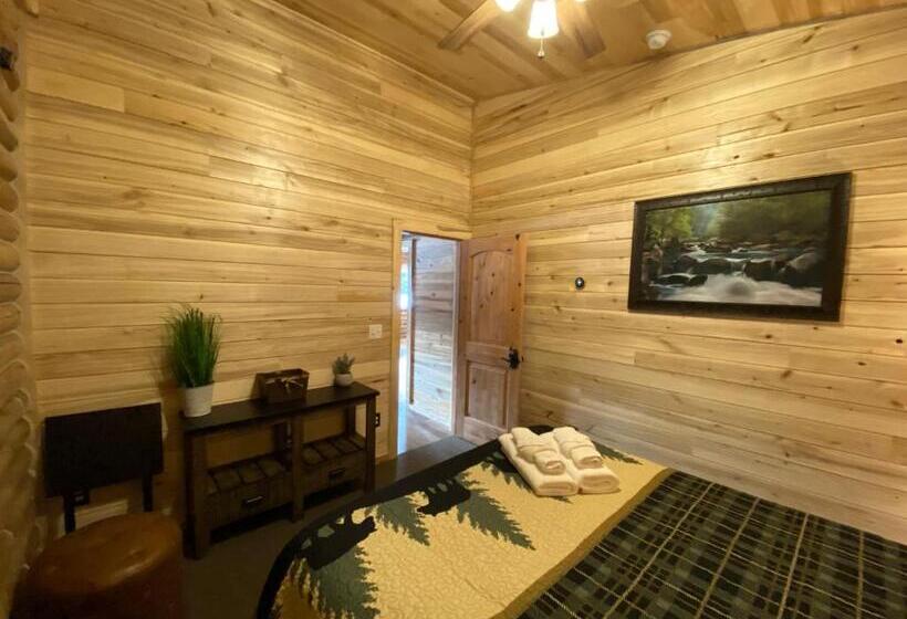 غرفة ديلوكس, Alaska Knotty Pine B&b