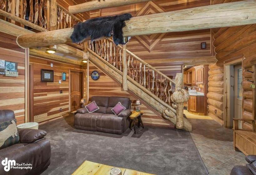 جناح مطلّ علي الجبل, Alaska Knotty Pine B&b