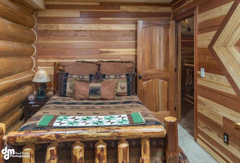 غرفة قياسية, Alaska Knotty Pine B&b