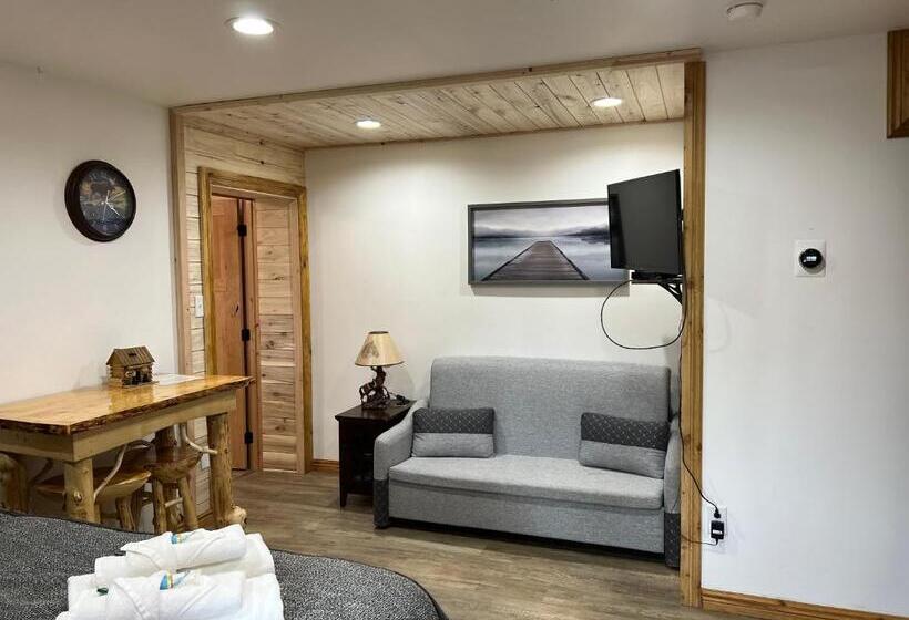 家庭套房, Alaska Knotty Pine B&b