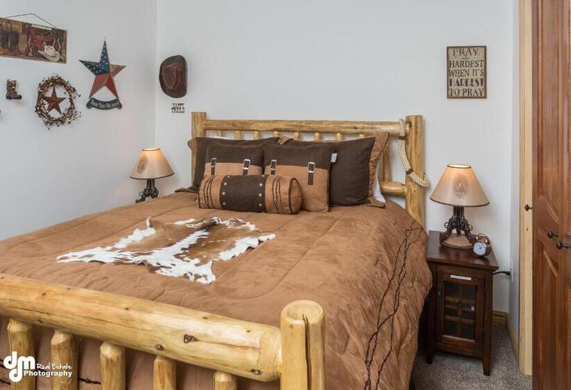 غرفة قياسية, Alaska Knotty Pine B&b