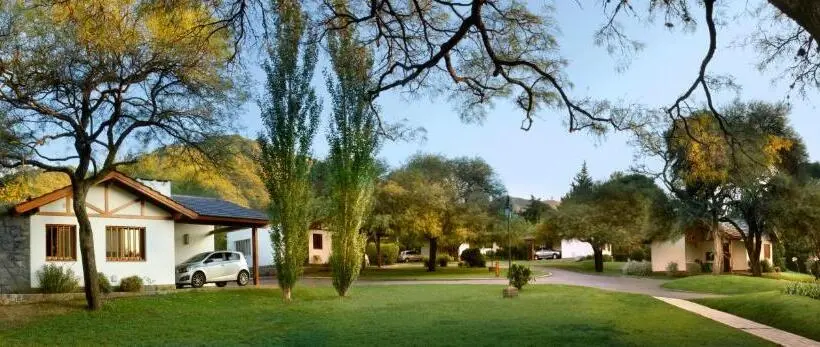 スタンダードバンガロー, Altos De Belgrano Hotel Cabañas Golf Y Spa