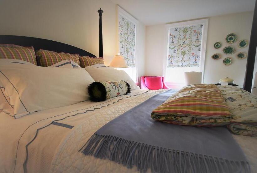 סוויטת סופריור, 34 State Historic Luxury Suites Skaneateles