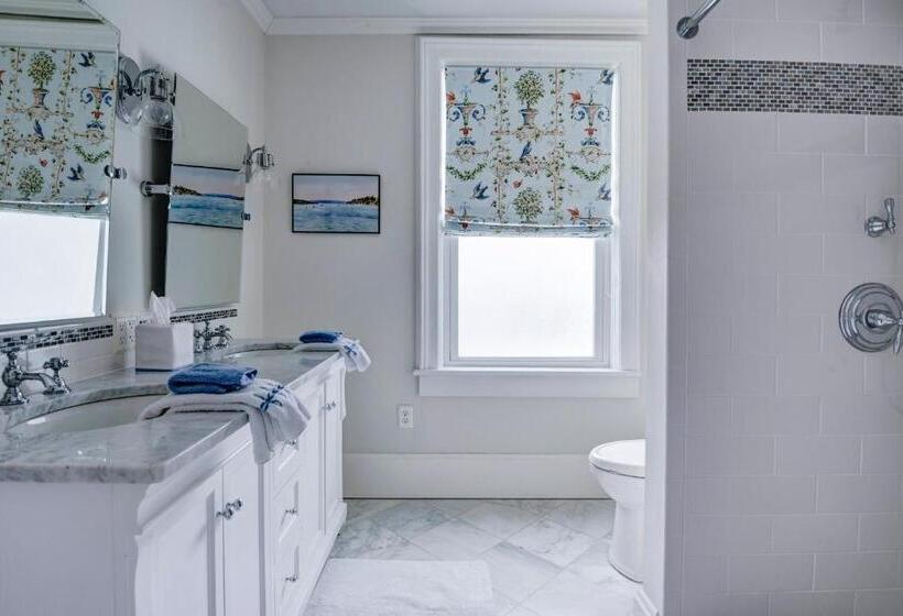 סוויטת סופריור, 34 State Historic Luxury Suites Skaneateles