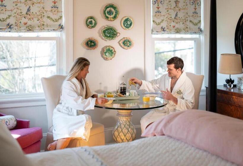 סוויטת סופריור, 34 State Historic Luxury Suites Skaneateles