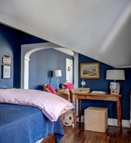 סוויטה נוף לגינה, 34 State Historic Luxury Suites Skaneateles