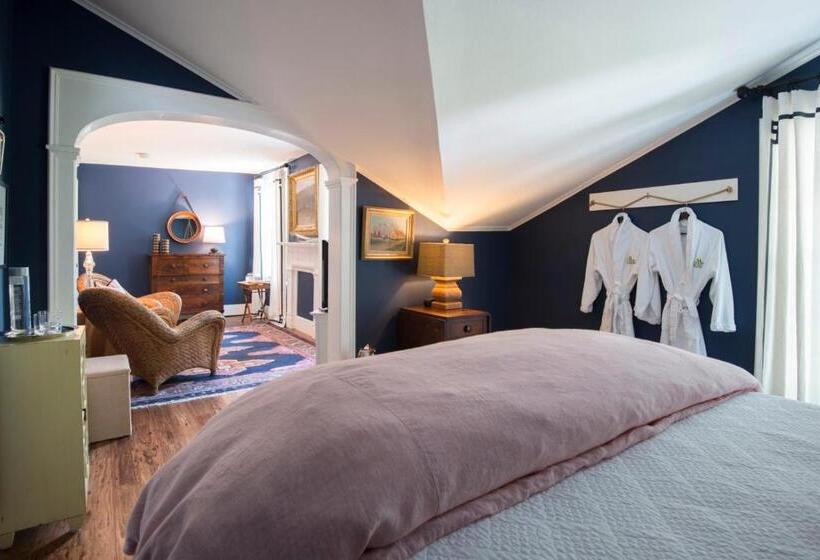 ガーデンビュースイート, 34 State Historic Luxury Suites Skaneateles