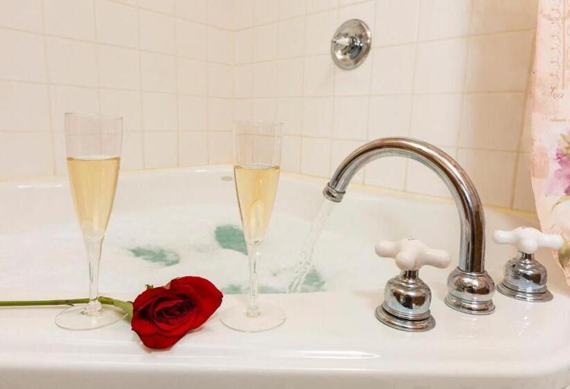 מיטת קינג בסוויטה, Farmers Guest House