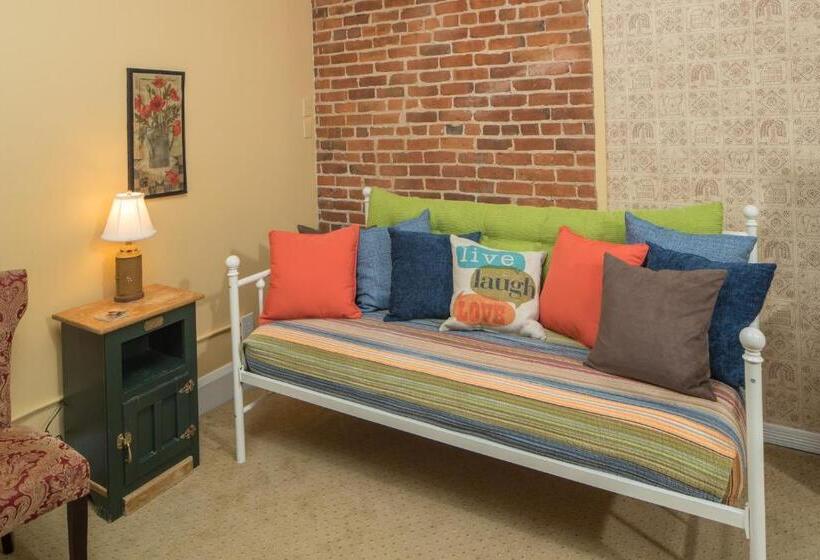 מיטת קינג בסוויטה, Farmers Guest House