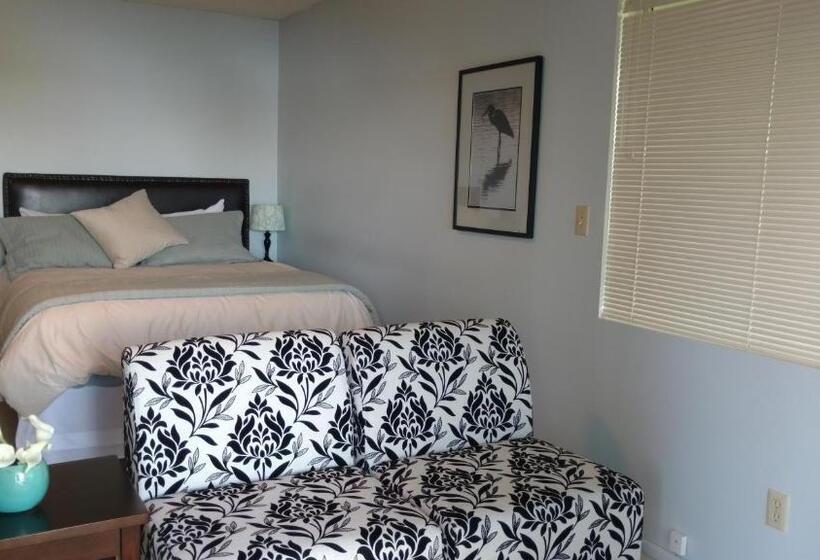 غرفة قياسية مزوَّدة بشُرفة, Greenhouse Inn By The Bay