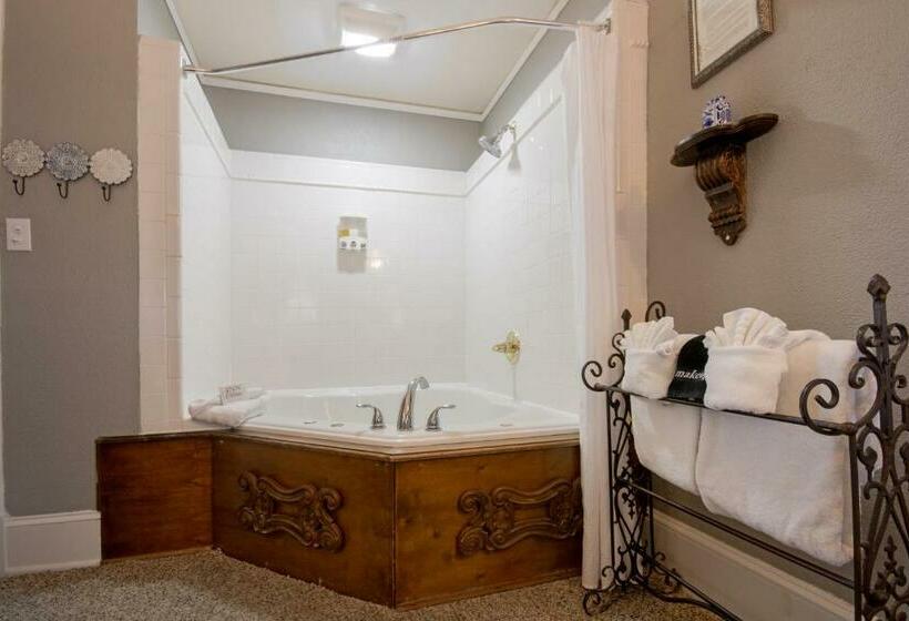Люкс с Балконом, Inn On Charlotte