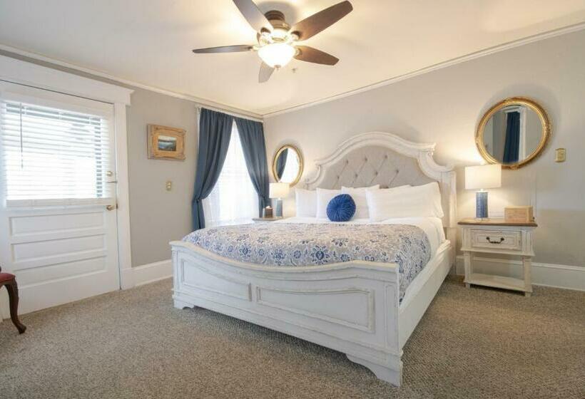 جناح مزوَّد بشرفة, Inn On Charlotte