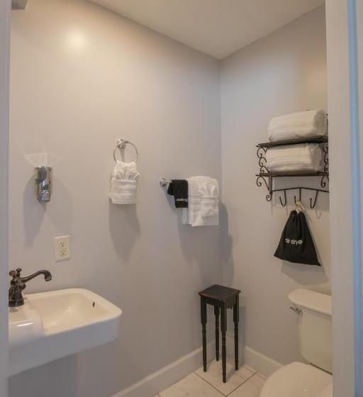 غرفة ديلوكس سرير كينج, Inn On Charlotte