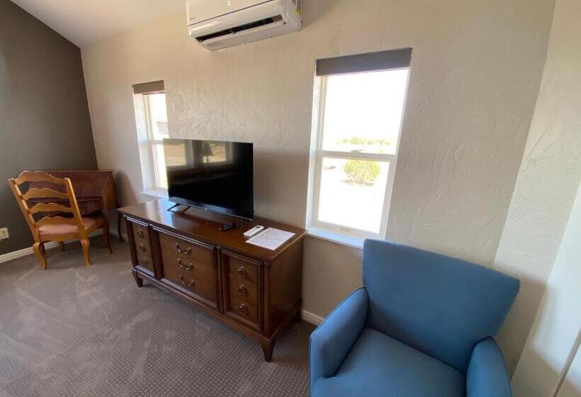 스탠다드 룸 킹사이즈 침대, Skyridge Inn