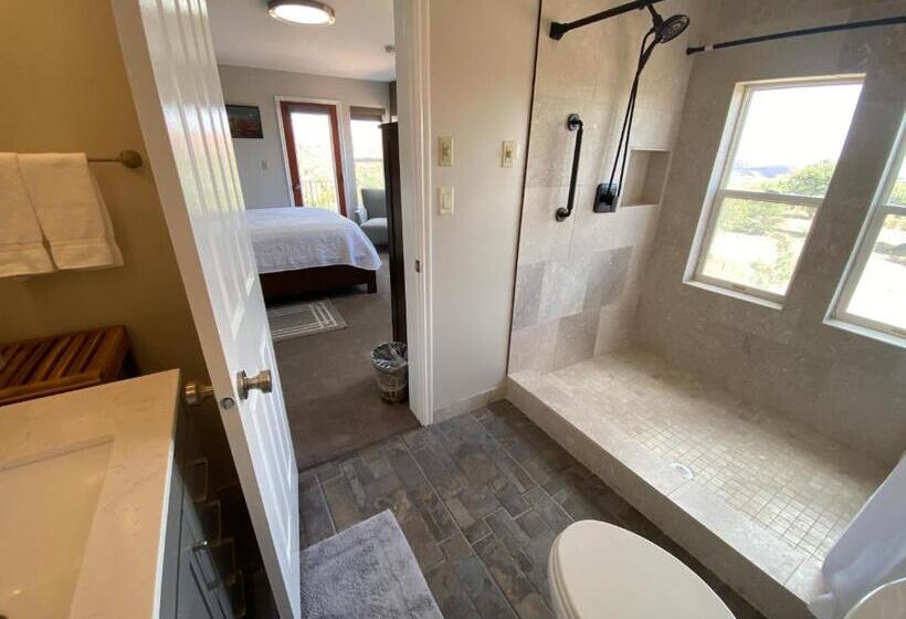 Номер Стандарт, Skyridge Inn