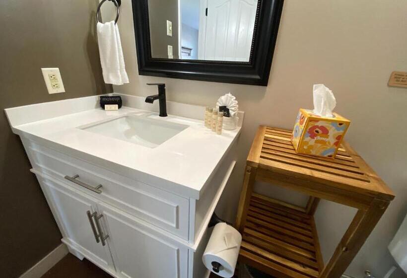 디럭스 4인 룸, Skyridge Inn