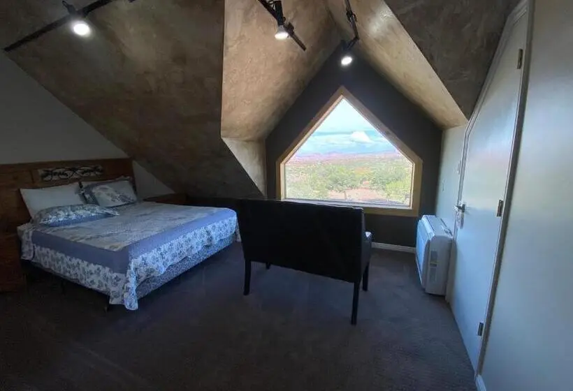デラックススイート, Skyridge Inn