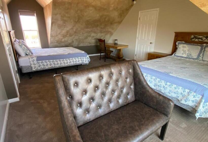 디럭스 스위트, Skyridge Inn