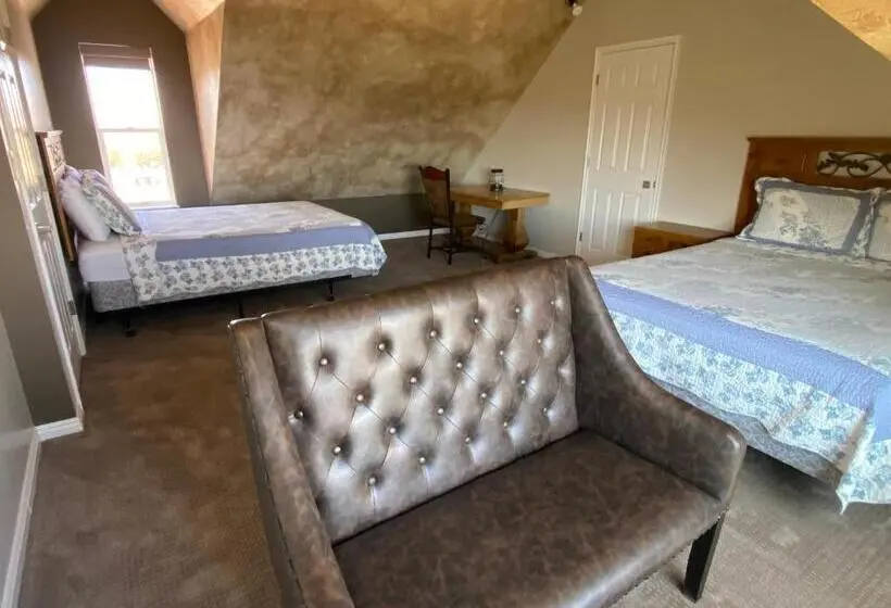 デラックススイート, Skyridge Inn