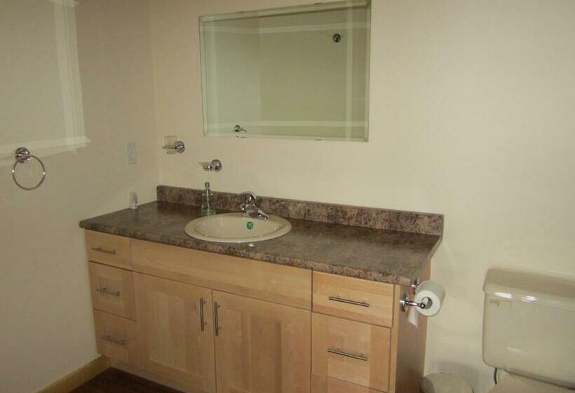 סוויטה נוף להרים, Smithers Driftwood Lodge