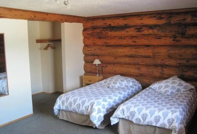 اتاق استاندارد با چشمانداز کوهستان, Smithers Driftwood Lodge