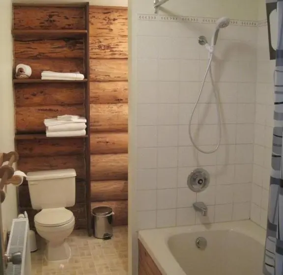 اتاق لوکس با چشمانداز باغ, Smithers Driftwood Lodge