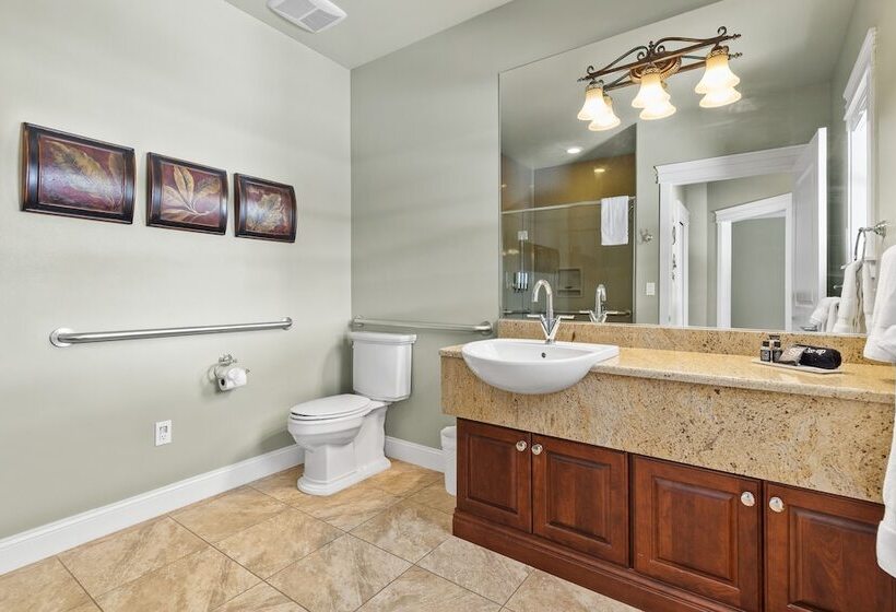 סוויטה, Summer Creek Inn