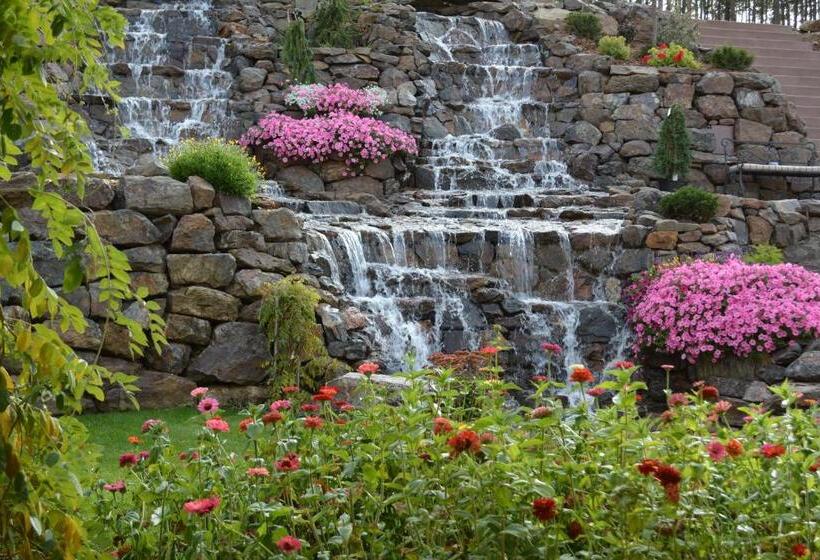 מיטת קינג בסוויטה, Summer Creek Inn