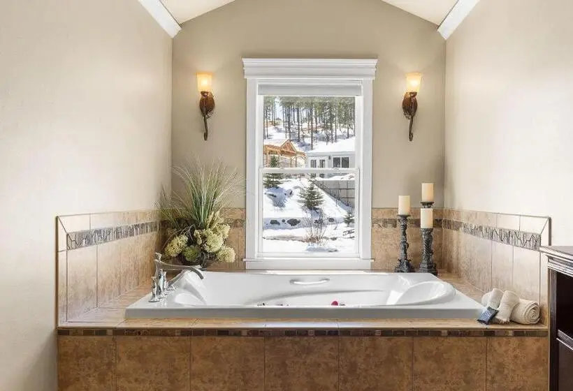 Sviitti King-vuode, Summer Creek Inn