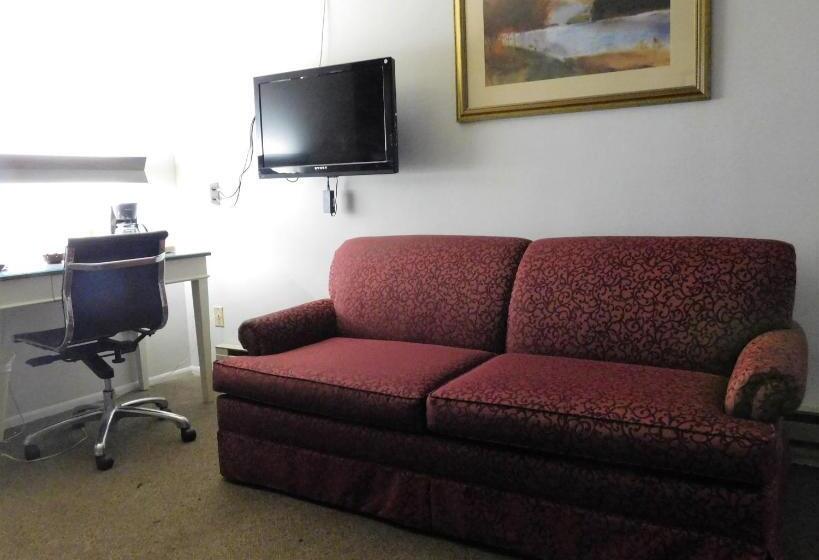Quarto Familiar Deluxe, Capri Motel