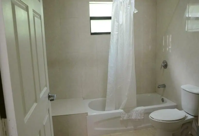 اتاق استاندارد با تخت بزرگ, Carl's El Padre Motel