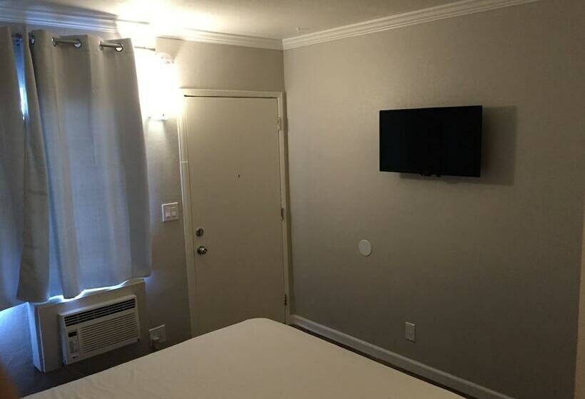 חדר דלוקס, Good Knight Inn Motel