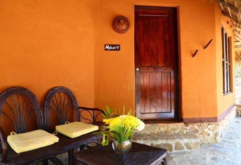 غرفة قياسية, Bahía De La Luna