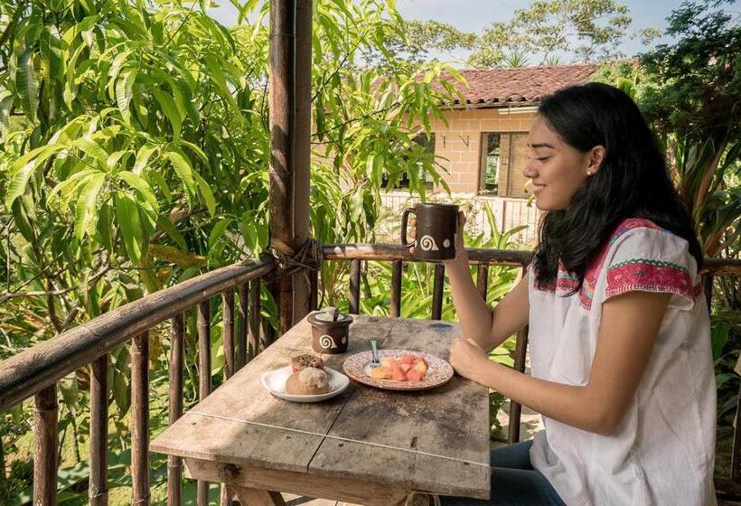 بنگله خانوادگی, Cabañas Los Achicuales