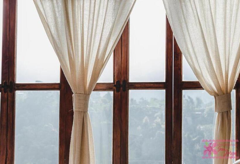 Полулюкс, San Jorge