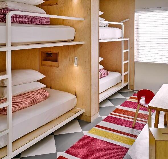 带铺位的标准四人间, The Asbury