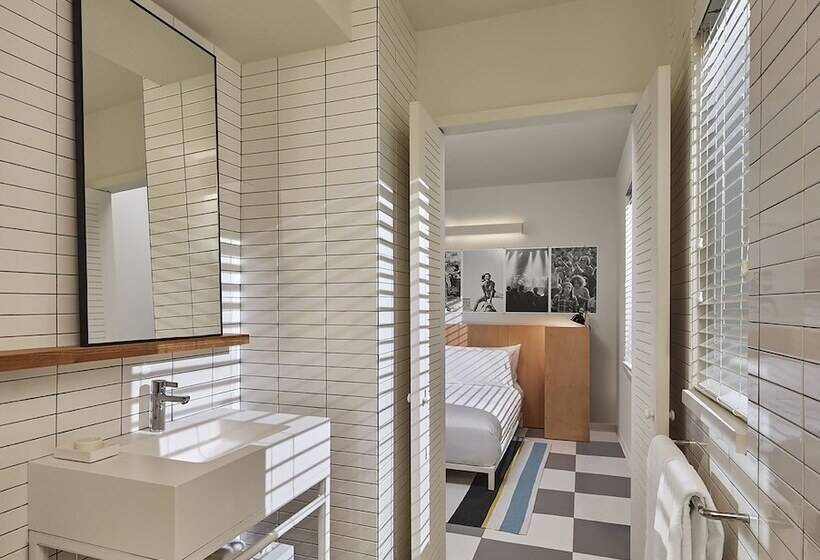 标准工作室, The Asbury