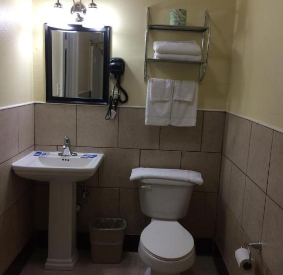 キングサイズベッドのスタンダードルーム, Blarney Inn