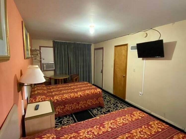 Номер Стандарт 2 Двуспальные Кровати, Budget Inn