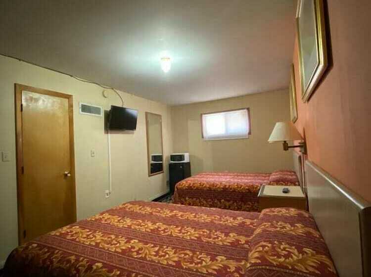 Номер Стандарт 2 Двуспальные Кровати, Budget Inn