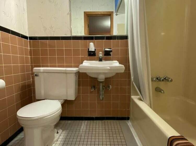 Номер Стандарт 2 Двуспальные Кровати, Budget Inn