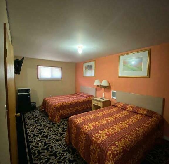 Номер Стандарт 2 Двуспальные Кровати, Budget Inn