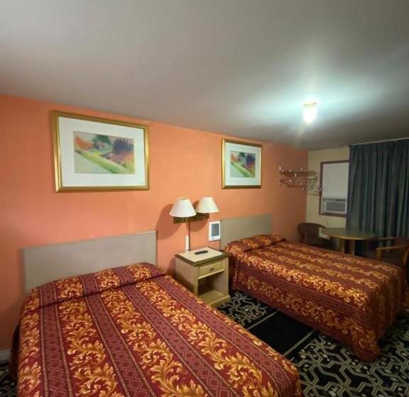 Номер Стандарт 2 Двуспальные Кровати, Budget Inn