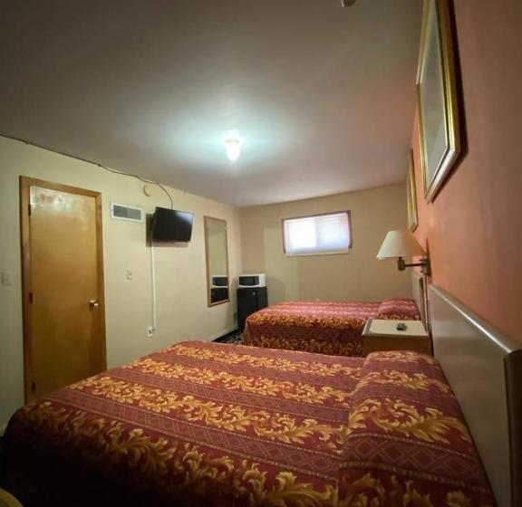 Номер Стандарт 2 Двуспальные Кровати, Budget Inn