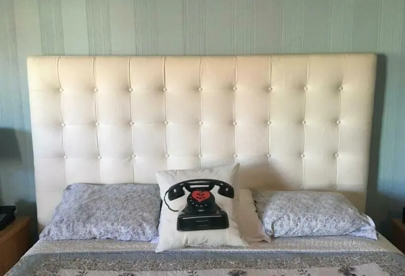 キングサイズベッドのスタンダードルーム, Raton Pass Motor Inn