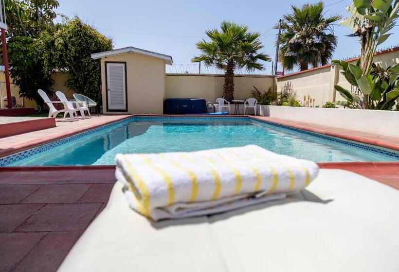 带大床的高级房间, Playa Hermosa Inn At The Beach