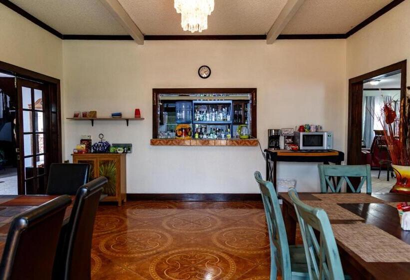 חדר סופריור עם מיטת קינג, Playa Hermosa Inn At The Beach