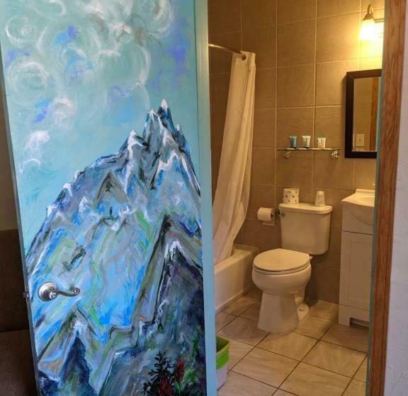 جناح عائلي, Sundance Motel